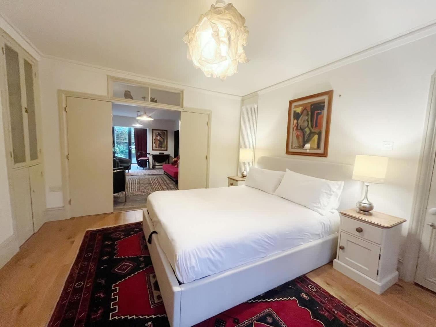 Apartament One Bedroom Basement Flat In Canynge Square
